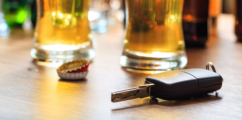 Glasses-of-Alcohol-Surrounded-by-Car-Keys